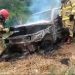 Bombeiros controlam incêndio em veículo em Andradas