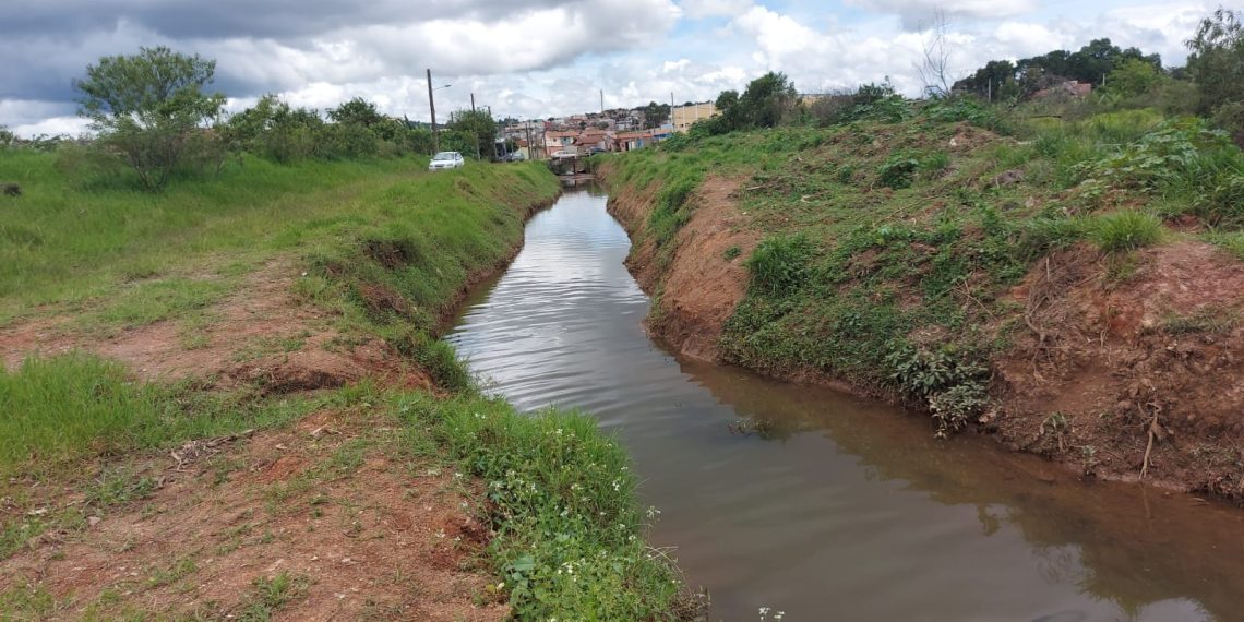 DMAE inicia obras de manutenção na Avenida Platina em Poços de Caldas