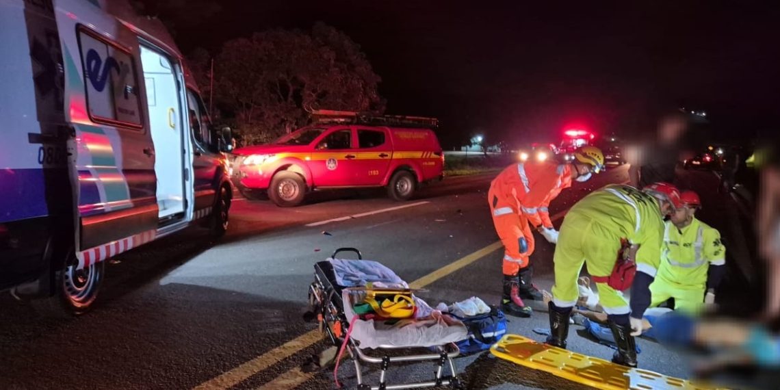 Acidente entre carro e 4 motocicletas deixa feridos em rodovia de Alfenas, no sul de Minas