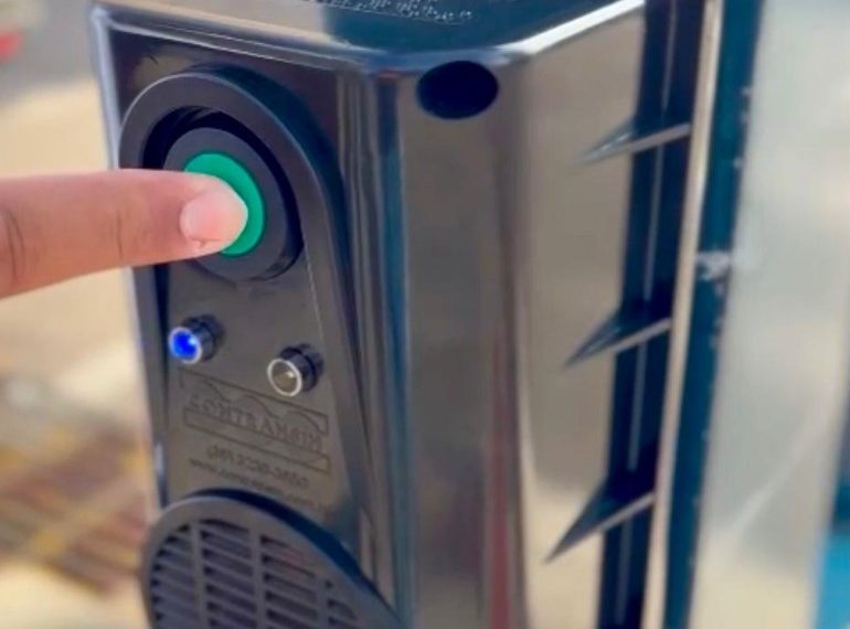 Prefeitura inicia instalação de botoeiras sonoras nos semáforos em Poços de Caldas