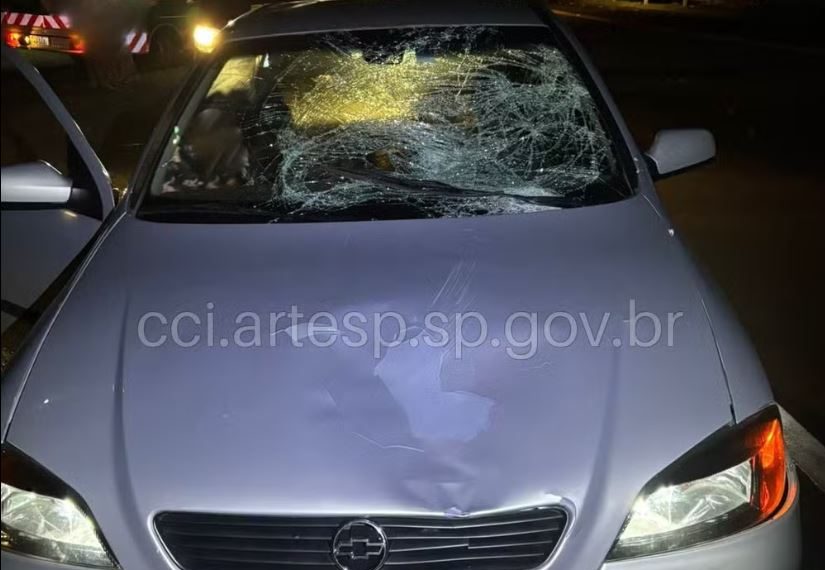 Pedestre morre atropelada por carro na SP-215