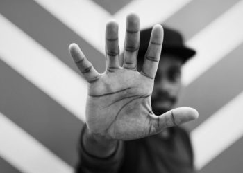 Nota de repúdio: Divisão de Políticas de Promoção da Igualdade Racial e Étnica de Poços apura caso de racismo