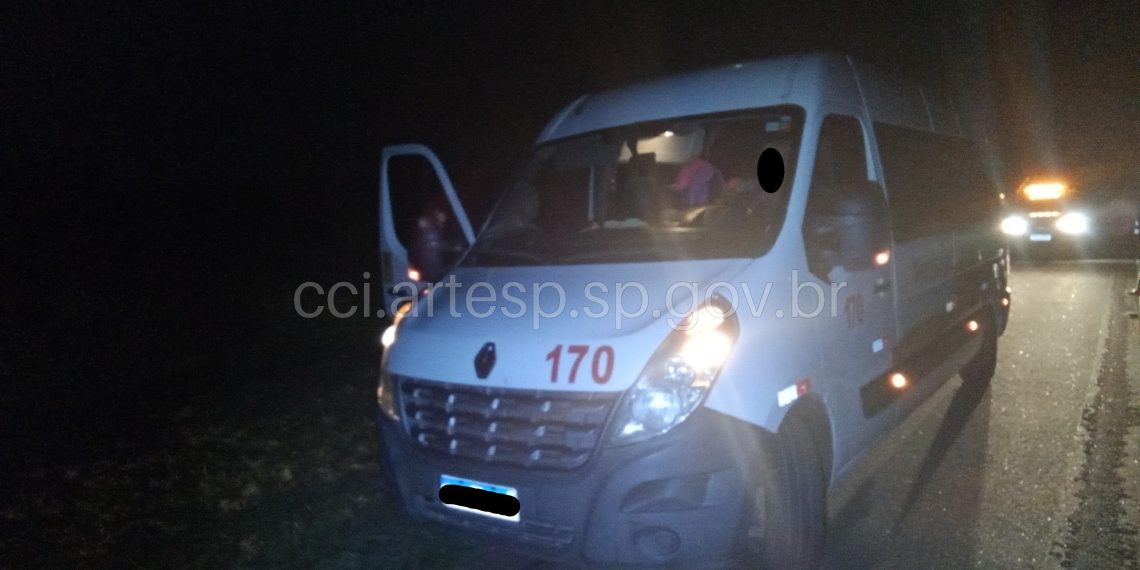 Van com 11 passageiros tem problemas mecânicos na SP-340