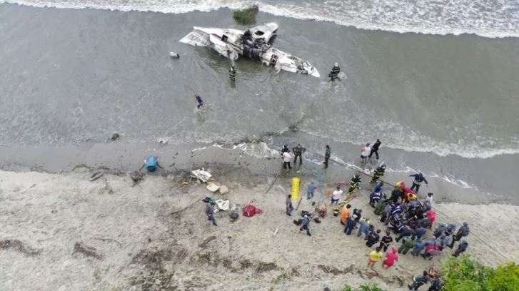 Plataforma mostra que avião que explodiu em Ubatuba passou por Poços de Caldas antes do acidente