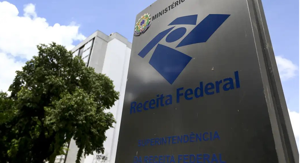 Médicos, dentistas e psicólogos devem emitir nota somente pelo App Receita Saúde à partir de 2025