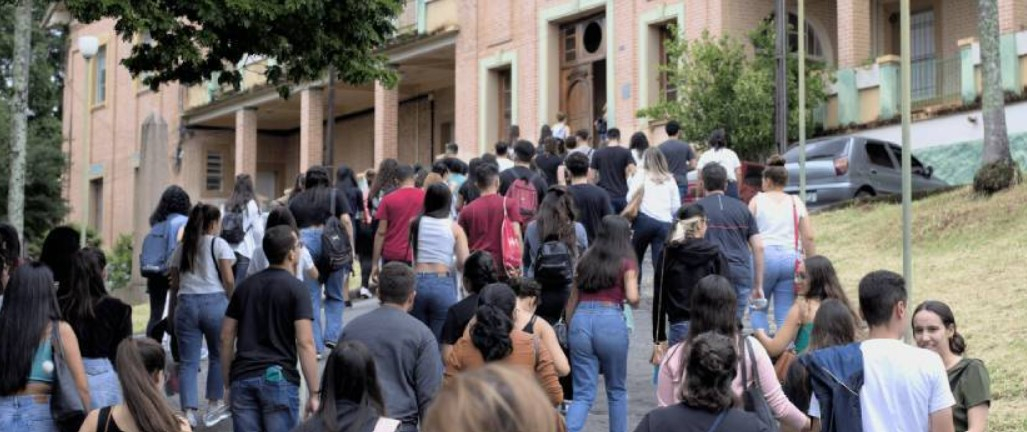 Vestibular UEMG 2025: prova de conhecimentos gerais será aplicada no domingo (12/1)