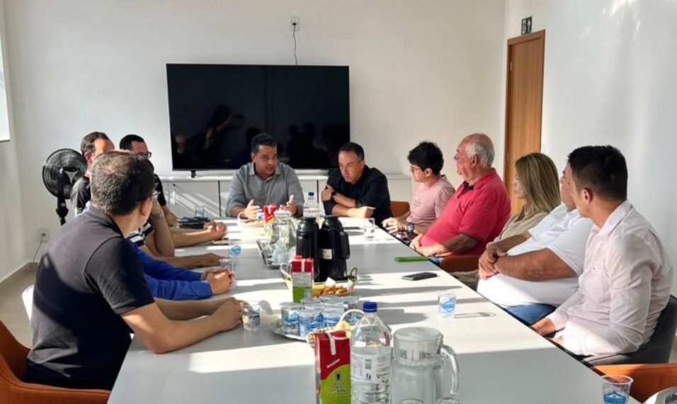 Preço da passagem: prefeito e vereadores discutem sobre o transporte público de Poços de Caldas