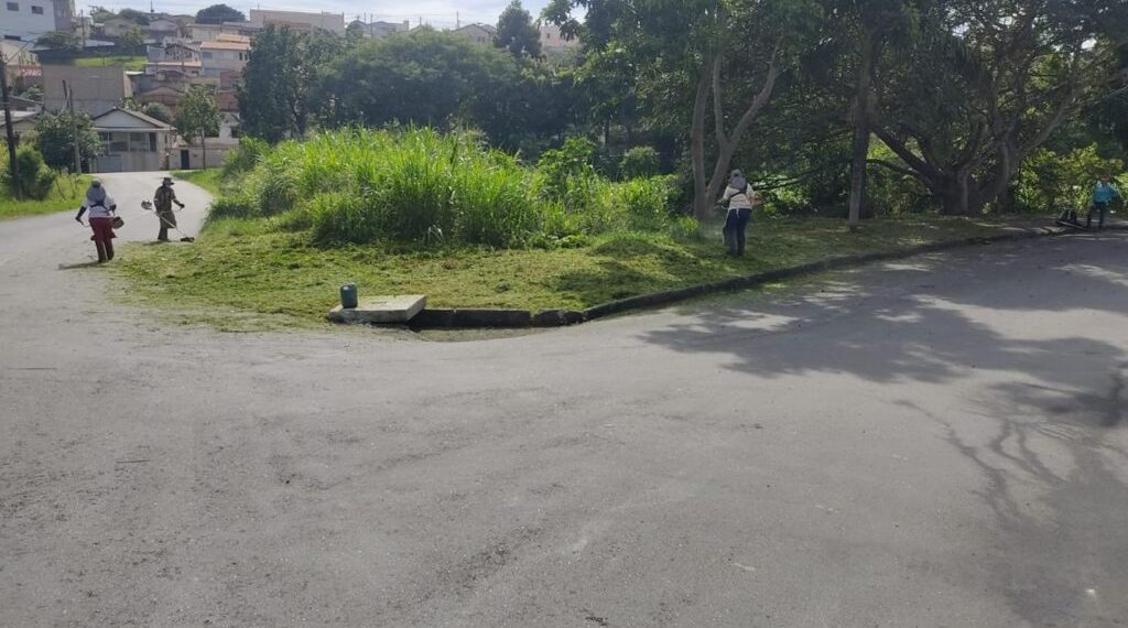 Bairros da zona leste de Poços de Caldas recebem mutirão de limpeza