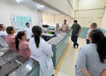 Prefeito visita unidades da Saúde de Poços após novo convênio com a Santa Casa
