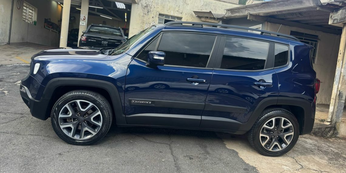 Mulher é assaltada e tem carro levado por bando armado próximo à PUC Minas