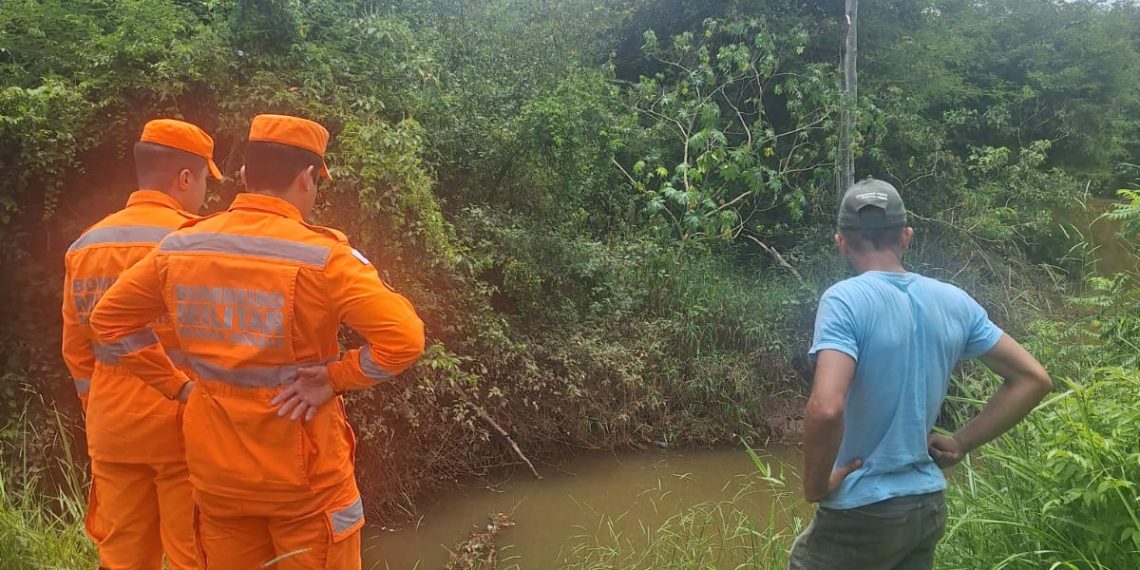 Corpo de homem é encontrado por pescadores às margens do Rio Machado