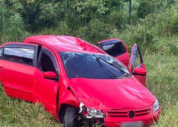 Homem morre em acidente após capotamento na MG-179