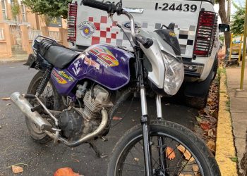 PM prende suspeito de tráfico de drogas após perseguição e fuga em Vargem Grande do Sul