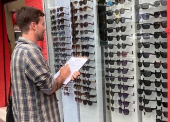 Operação Vitrine: Procon autua nove estabelecimentos em Poços de Caldas