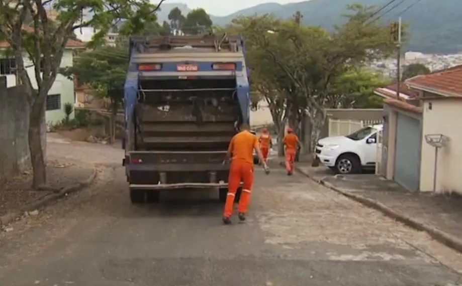 Coleta de lixo é retomada neste sábado (22) após paralisação de trabalhadores