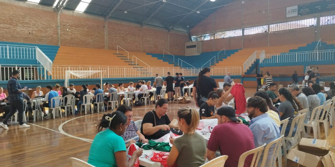 Receita Federal descaracteriza 7 Mil peças de roupas ‘pirateadas’ para doação em Poços