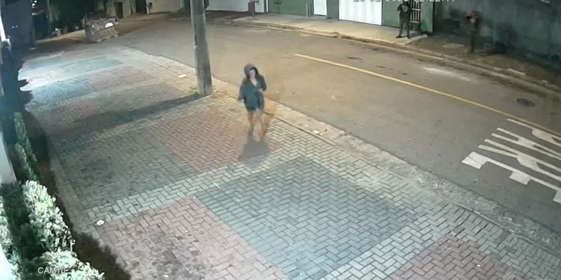 VÍDEO: ladrões furtam dinheiro de cofre de supermercado em Poços de Caldas