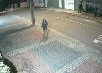 VÍDEO: ladrões furtam dinheiro de cofre de supermercado em Poços de Caldas
