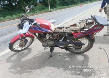 VÍDEO: Motociclista morre ao bater em caminhão que atravessava uma rodovia no Sul de Minas