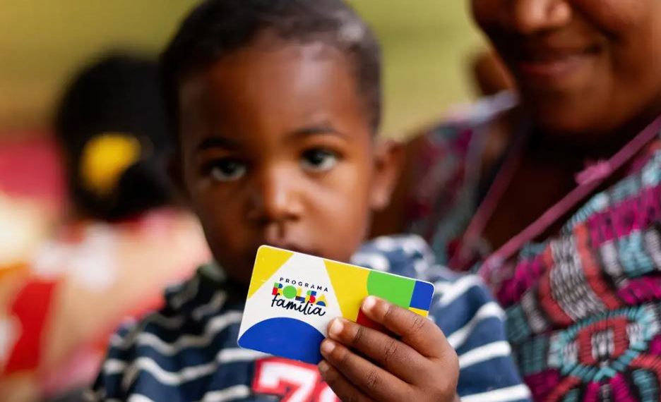 Bolsa Família de fevereiro começa a ser pago nesta segunda-feria (17/02)