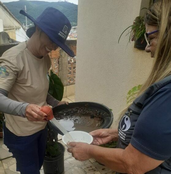 Agentes de endemias fazem mutirão contra dengue em Poços de Caldas