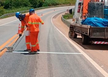 PARE E SIGA: concessionária realiza obras de sinalização em várias rodovias no Sul de Minas