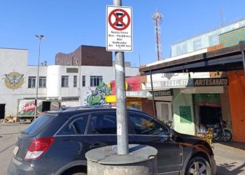 Atenção: está proibido estacionar no pátio do Mercado Municipal e nas ruas em volta da Feira Livre de sábado