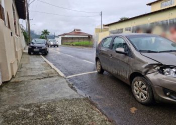 Idoso passa mal ao volante e causa acidente em Andradas