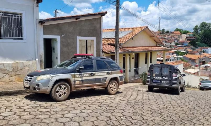 Corpo esquartejado é encontrado enterrado em residência de suspeito