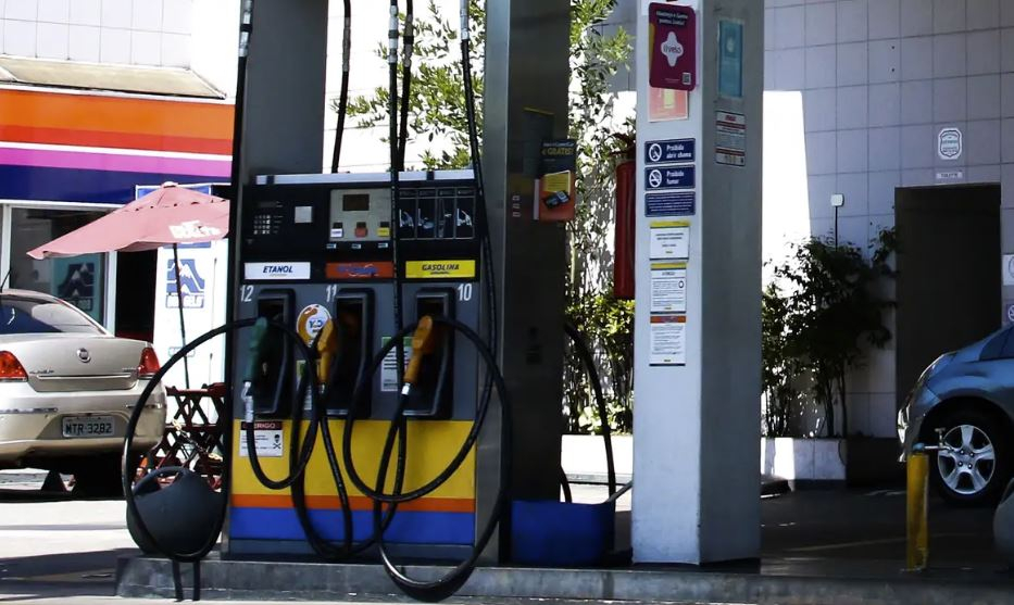Posto é interditado por vender gasolina adulterada em Poços de Caldas