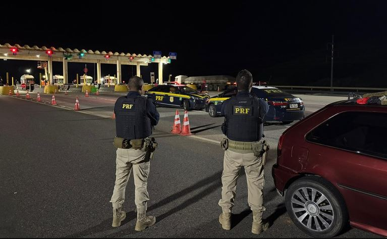 PRF prende 4 homens por tráfico de drogas em rodovia do Sul de Minas