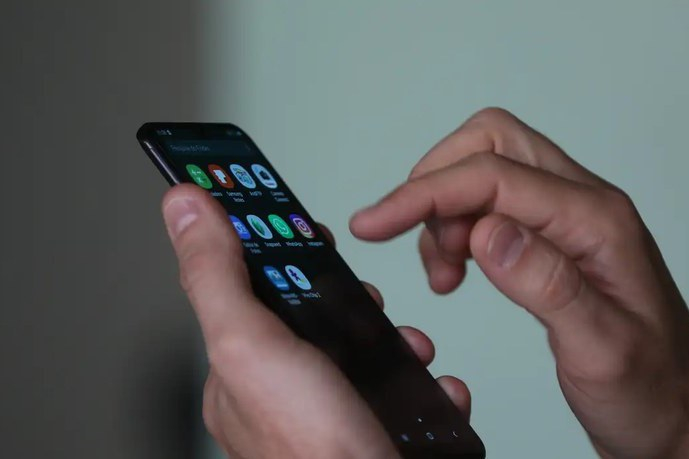 Governo quer aumentar em até 50% pena para receptação de celular roubado