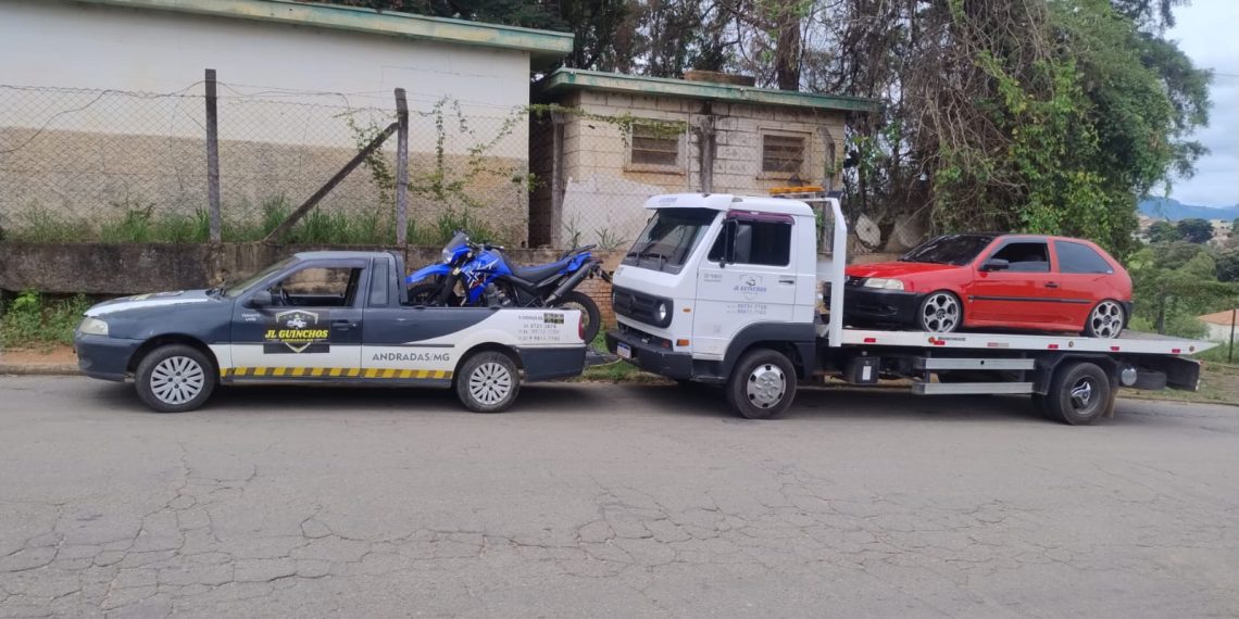 PM de Andradas multa 10 veículos e prende foragido durante operação