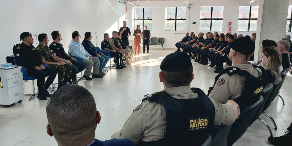 GCM de Poços de Caldas agora pode atuar armada: 33 agentes recebem porte de arma