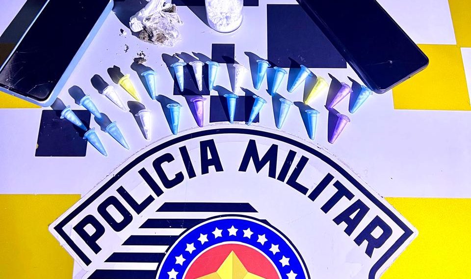 Polícia Militar apreende cocaína e maconha em veículo em São José do Rio Pardo