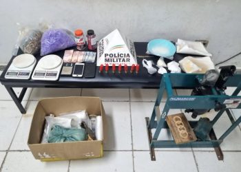 Laboratório de drogas é desmantelado e suspeito é preso com munições em Alfenas