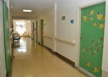 Criança é hospitalizada com hematomas em Poços; PM e Conselho Tutelar são acionados
