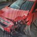 Motorista sem CNH bate o carro duas vezes na Rua Junqueiras no centro de Poços