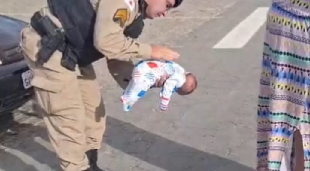 Policial Militar salva vida de bebê engasgado em Ipuiúna