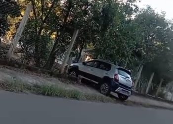 Durante trajeto para hospital, motorista passa mal e bate carro no Campo das Antas
