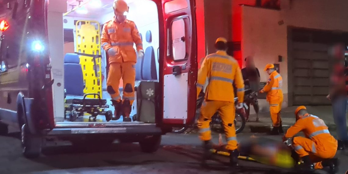 Acidente entre duas motos deixa motociclista ferido em Alfenas