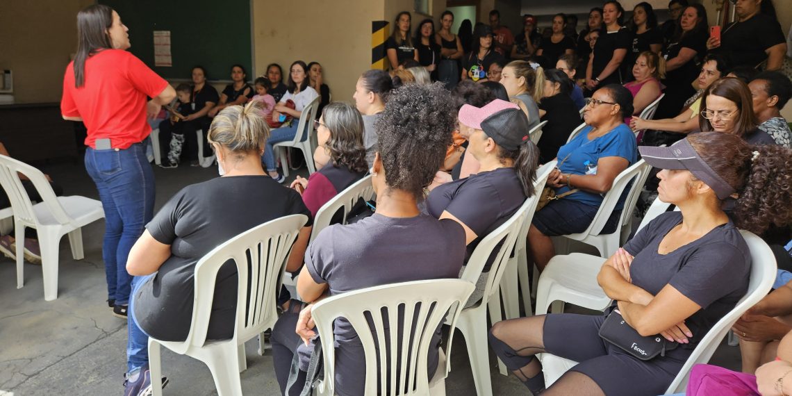 Greve dos servidores públicos de Poços de Caldas tem adesão de 30 unidades escolares e de saúde nesta quarta-feira (5)