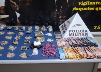 PM de Poços apreende grande quantidade de drogas em operação na ‘Biqueira do Zé das Eguas’