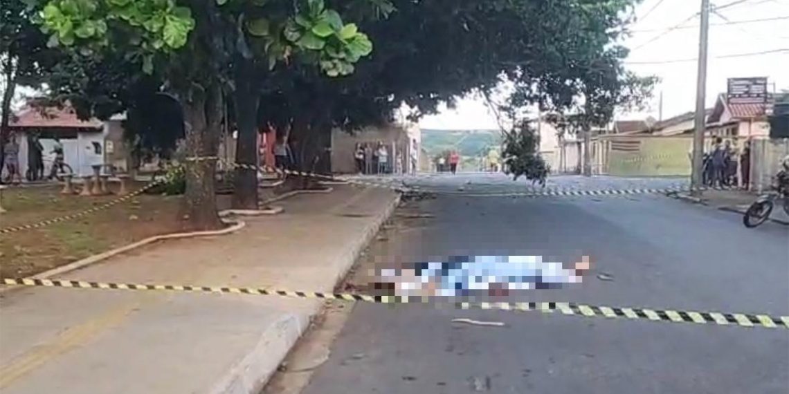 Homem é encontrado morto com sinais de crueldade em praça de São José do Rio Pardo