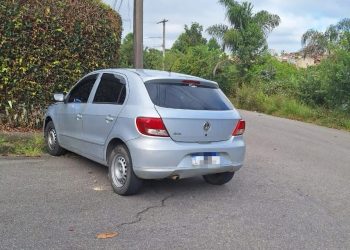Carro desce rua sozinho após falha no freio de mão na zona sul de Poços de Caldas