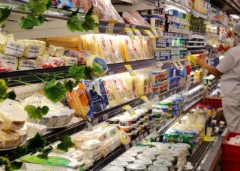Governo Federal zera imposto de importação de várias alimentos; confira a lista