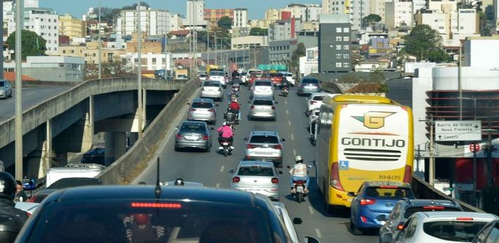Motoristas de Minas Gerais podem se defender de multas pelo site do governo