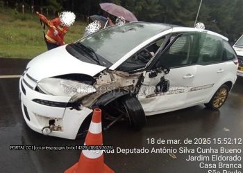 Acidente entre dois carros deixa duas vítimas em Casa Branca