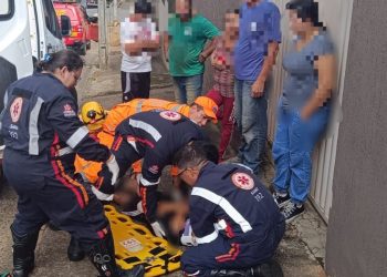 Adolescente fica ferido após colisão entre bicicleta e caminhão em Alfenas