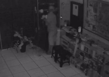 VÍDEO: loja de celulares é furtada no centro de Poços de Caldas